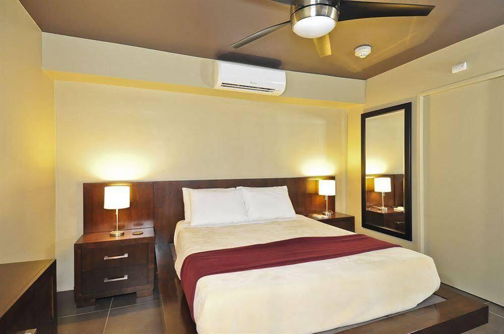 Bearfoot Inn - Clothing Optional Hotel For Gay Men Palm Springs Exterior photo